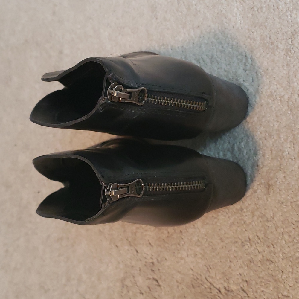 Women's Korkease Ankle Booties - Picture 3 of 7